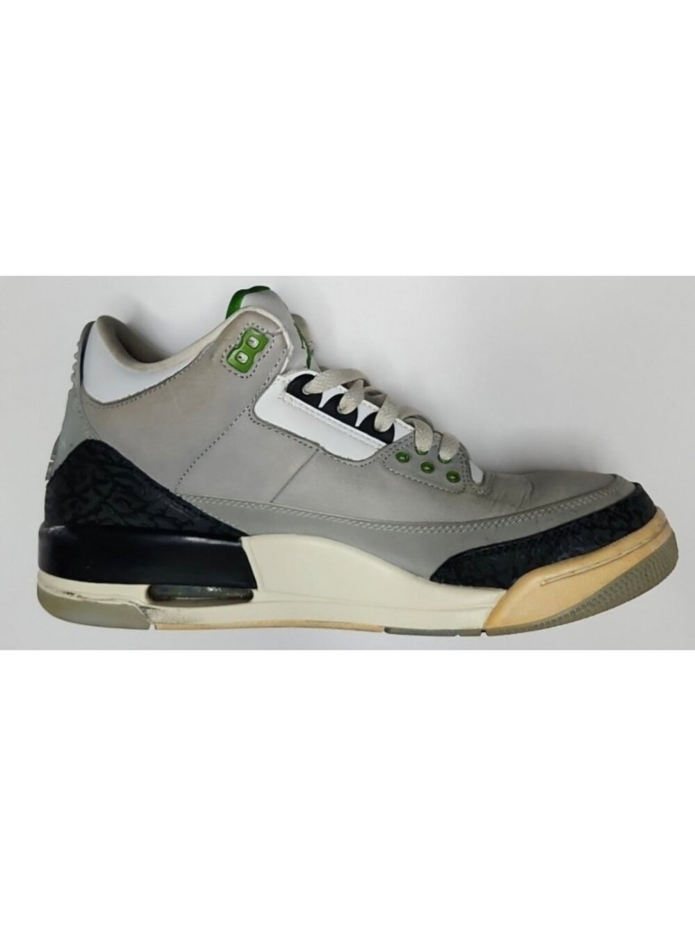 Pre-owned Jordan Jordan 3 Retro 'Chlorophyll' Sneakers 136064-006